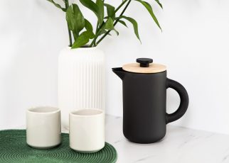 French Press kavinukas ir puodeliai