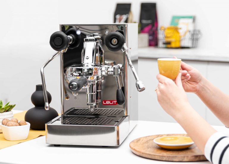 Kaip prižiūrėti pusiau automatinį kavos aparatą